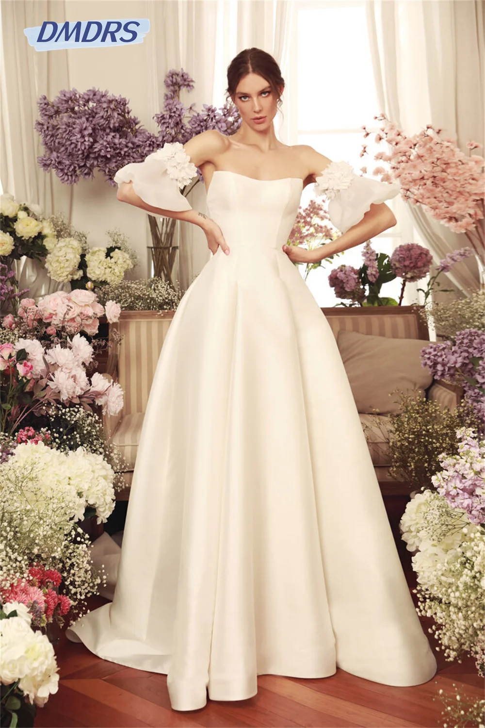 Simple Satin Floor-Length Gowns 2025 Sexy A-Line Sleeveless Stain Gown Graceful Strapless Wedding Dress Vestidos De Novia
Simple Satin Floor-Length Gowns 2025 Sexy A-Line Sleeveless Stain Gown Graceful Strapless Wedding Dress Vestidos De Novia