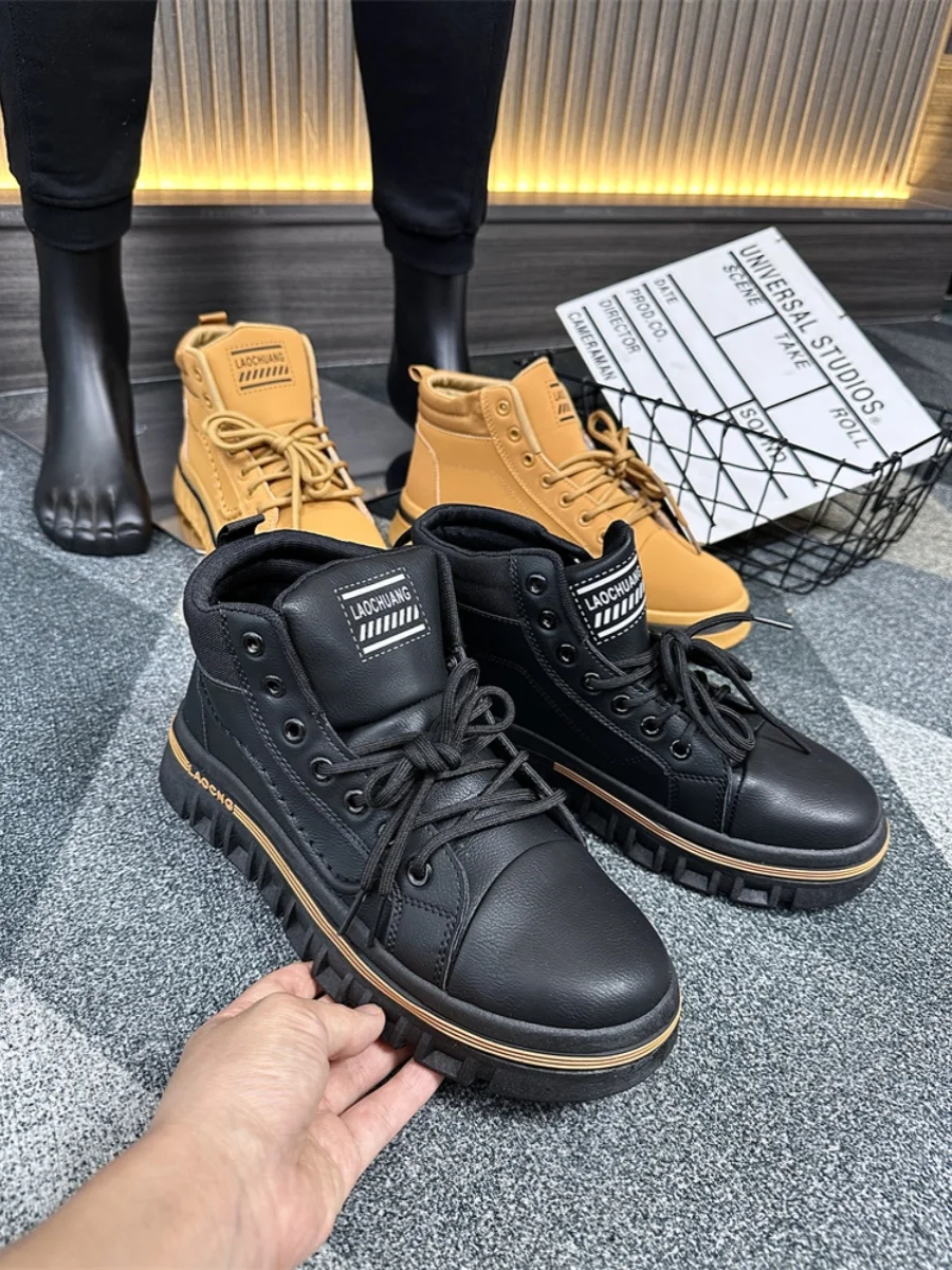 Short Boots Men's Autumn New Casual Lace-Up Fashion round Head Rubber Sole Anti-Slip Trendy High-Top Leather Shoes
Short Boots Men's Autumn New Casual Lace-Up Fashion round Head Rubber Sole Anti-Slip Trendy High-Top Leather Shoes