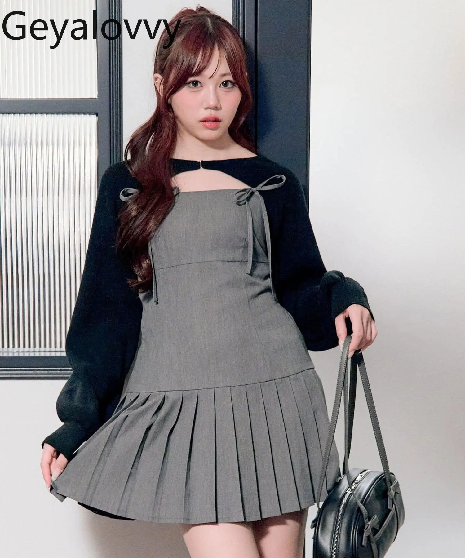 2026 Весенний новый милый милый кардиган с длинными рукавами в уникальном стиле + облегающее короткое плиссированное платье с высокой талией на бретелях, комплект из двух предметов
2026 Весенний новый милый милый кардиган с длинными рукавами в уникальном стиле + облегающее короткое плиссированное платье с высокой талией на бретелях, комплект из двух предметов