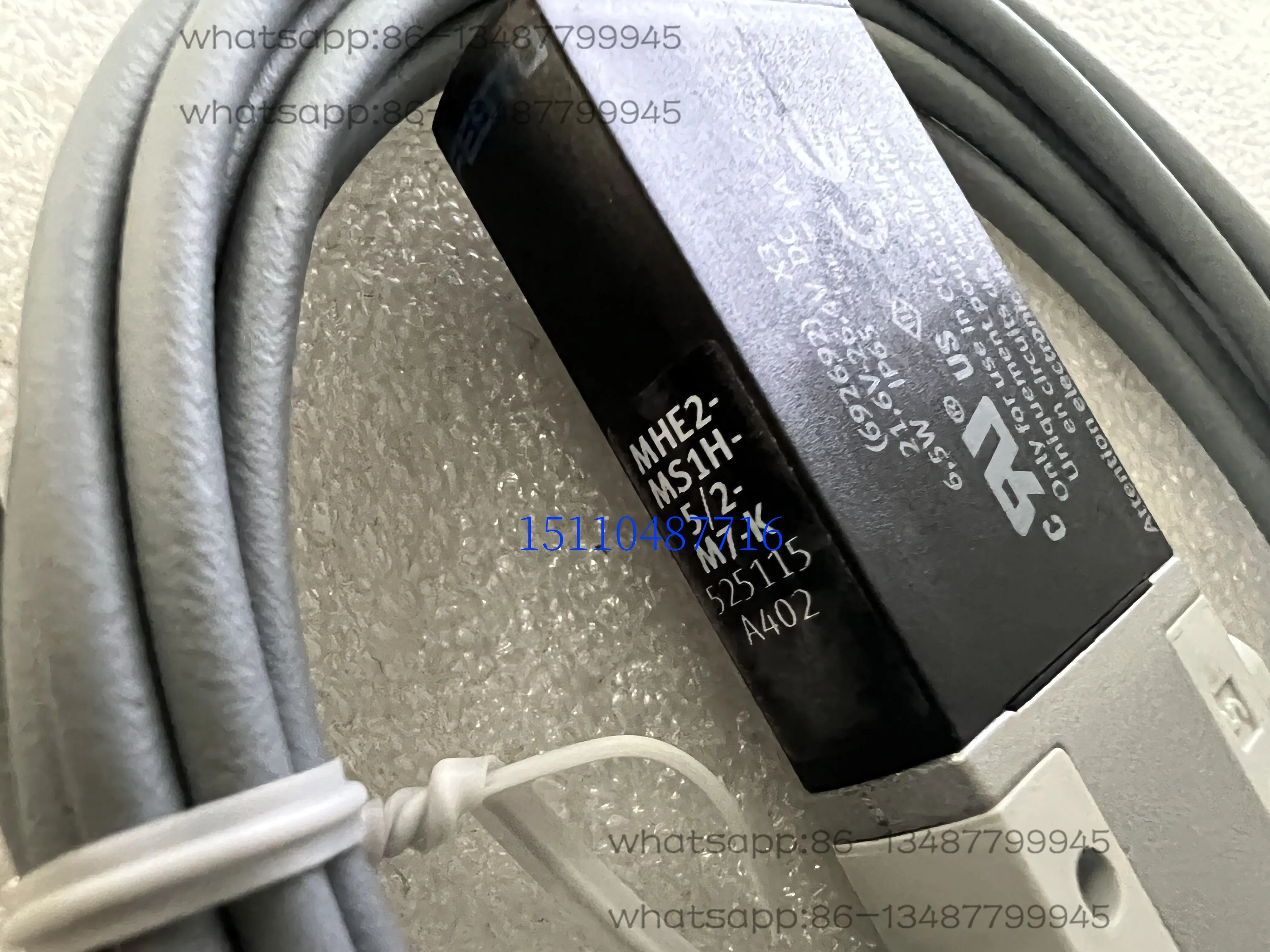 F-E-S-T-O Solenoid Valve MHE4-MS1H-3/2G-QS-8 Spot 525191
F-E-S-T-O Solenoid Valve MHE4-MS1H-3/2G-QS-8 Spot 525191