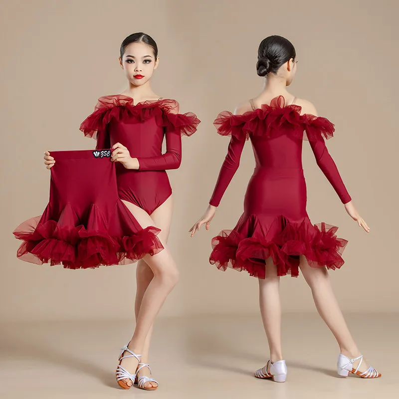 Girl New style Latin dance outfit Spring/Summer children's practice suit for training, performance, competition and stage show.
Girl New style Latin dance outfit Spring/Summer children's practice suit for training, performance, competition and stage show.