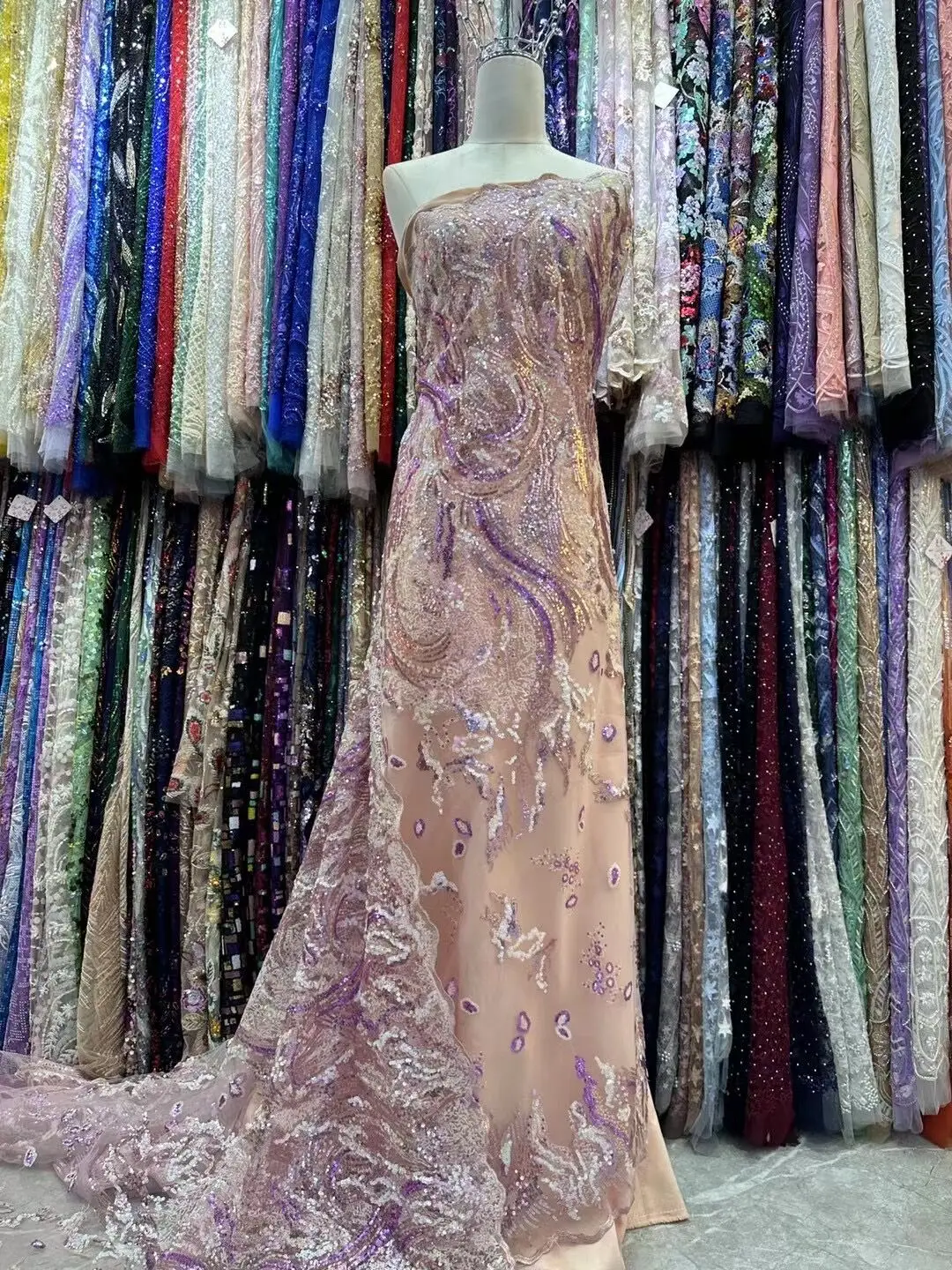 Nigerian Embroidery Lace ZH-1308685 High Quality French Net Sequins Tulle African Lace Fabric for Luxury Wedding Party
Nigerian Embroidery Lace ZH-1308685 High Quality French Net Sequins Tulle African Lace Fabric for Luxury Wedding Party