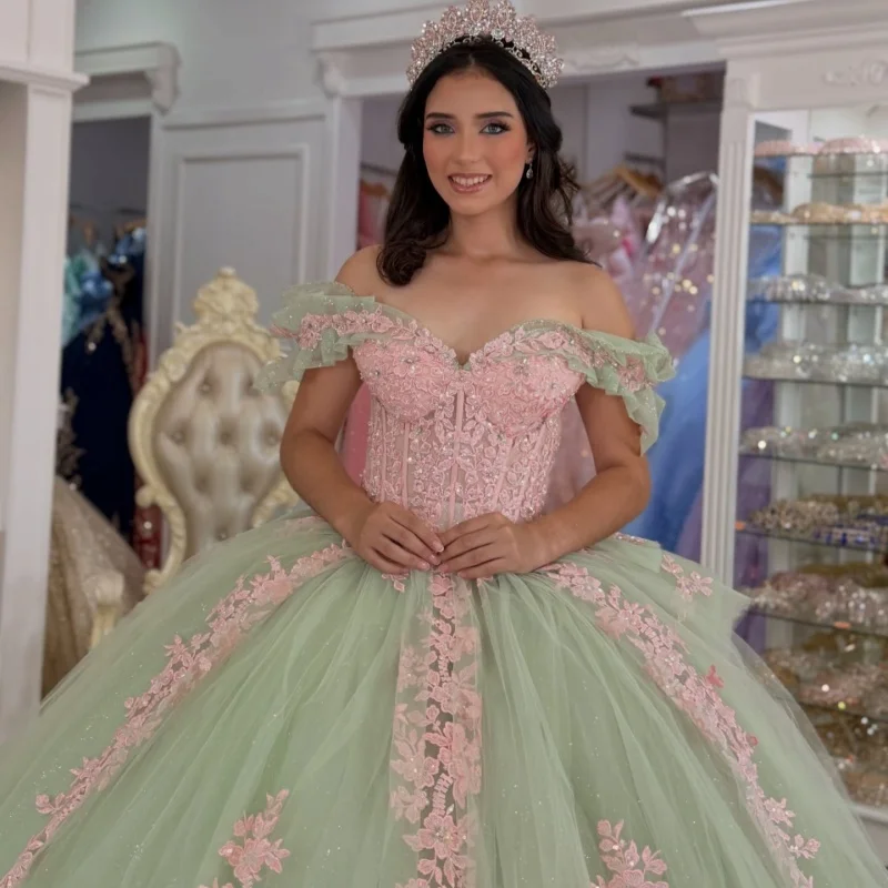 Light Green Quinceanera Dress off-shoulder Glitter Crystal Decal Layering Long tail vestidos de 15 Quinceanera Customize
Light Green Quinceanera Dress off-shoulder Glitter Crystal Decal Layering Long tail vestidos de 15 Quinceanera Customize