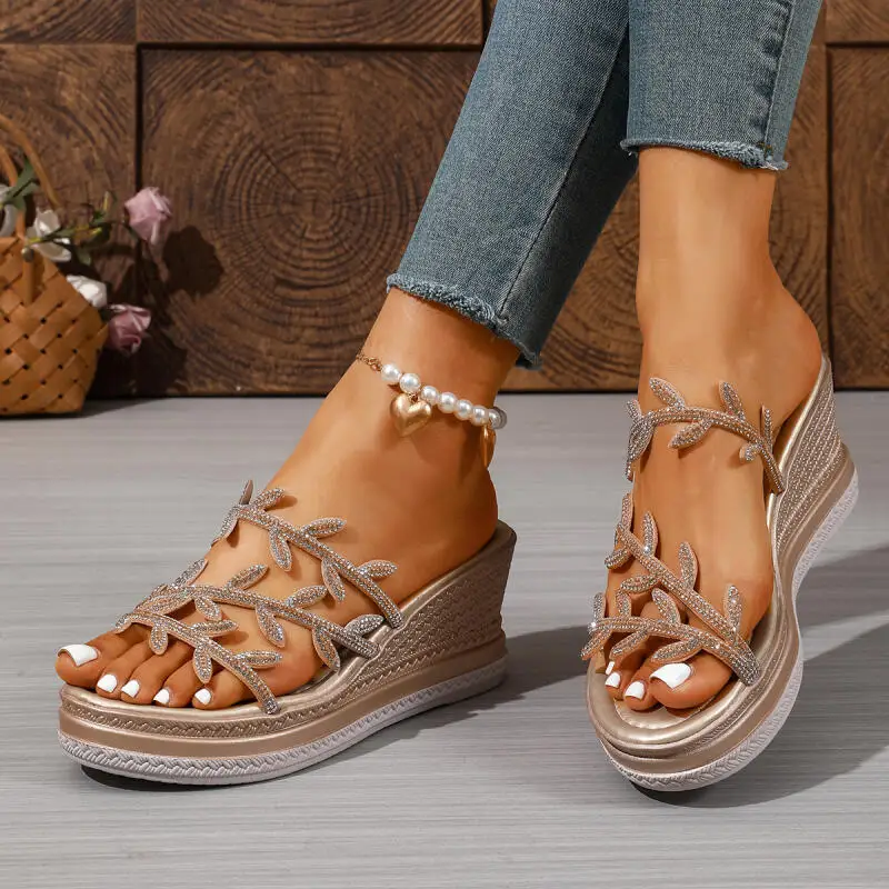 Woman's Comfort Platform Sandals Summer 2026 Luxury Designer Rhinestore Flowers Wedge Heel Sandals Woman's Thick Bottom Slippers
Woman's Comfort Platform Sandals Summer 2026 Luxury Designer Rhinestore Flowers Wedge Heel Sandals Woman's Thick Bottom Slippers