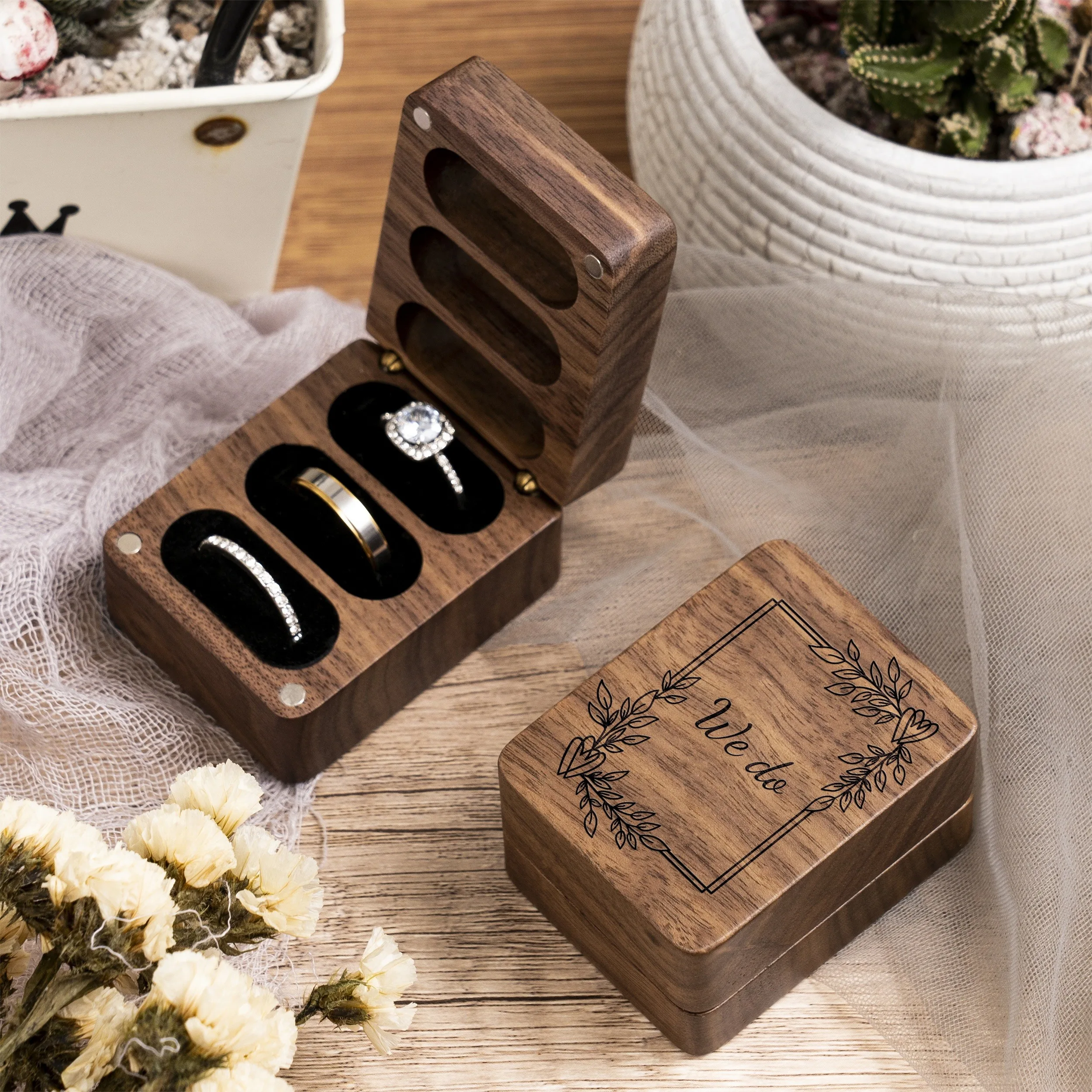 Резная деревянная шкатулка для колец на 3 слота, для помолвки и предложения руки и сердца, роскошная шкатулка для колец и украшений, идеальный подарок для женщин на годовщину
Резная деревянная шкатулка для колец на 3 слота, для помолвки и предложения руки и сердца, роскошная шкатулка для колец и украшений, идеальный подарок для женщин на годовщину