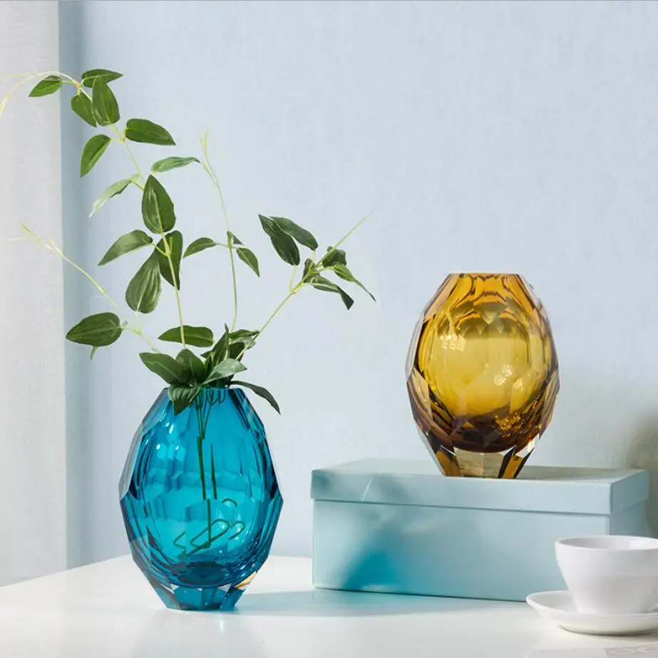 New Design Fashionable for Water Flower Arrangement Home Decor Pieces Luxury Colorful Curved Glass Vase
New Design Fashionable for Water Flower Arrangement Home Decor Pieces Luxury Colorful Curved Glass Vase