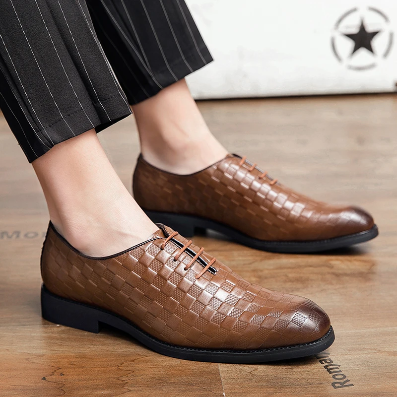 Groom's Wedding Leather Shoes Retro British Style Casual Party Outdoor Trendy Streets Black Brown Plus Size Shoes Adult Suit
Groom's Wedding Leather Shoes Retro British Style Casual Party Outdoor Trendy Streets Black Brown Plus Size Shoes Adult Suit