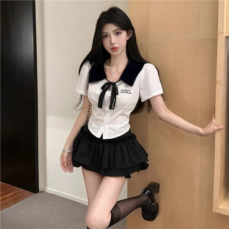 New Academy Style JK Outfit Short Sleeve Peter Pan Collar Blouse High Waist Layered Ruffle Skirt Bow Tie 3 Piece Set for Girls
New Academy Style JK Outfit Short Sleeve Peter Pan Collar Blouse High Waist Layered Ruffle Skirt Bow Tie 3 Piece Set for Girls