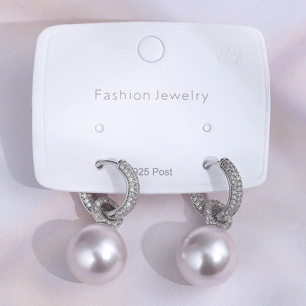 Fashionable, exquisite and high-end pearl earrings, a pair of zircon earrings, niche light luxury and versatile earrings
Fashionable, exquisite and high-end pearl earrings, a pair of zircon earrings, niche light luxury and versatile earrings