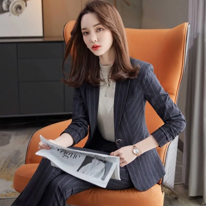 3-B21 High-end professional striped suit for women 2022 new autumn casual fasperament small suit two-piece suit
3-B21 High-end professional striped suit for women 2022 new autumn casual fasperament small suit two-piece suit