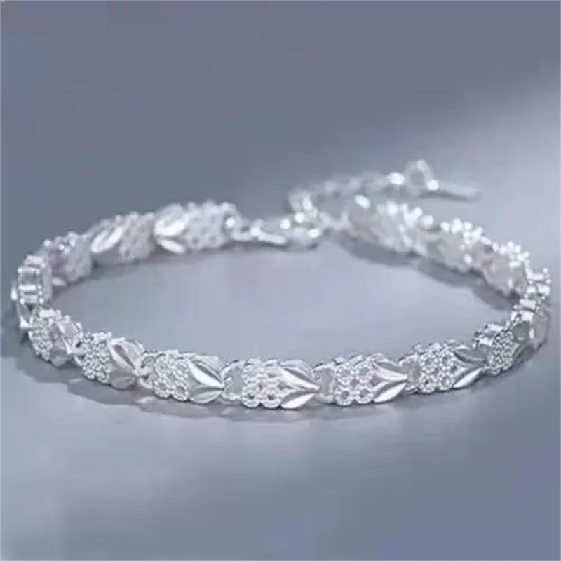 Модный браслет в форме сердца с клевером, женские ювелирные изделия, модный браслет-цепочка, женские аксессуары для рук
Модный браслет в форме сердца с клевером, женские ювелирные изделия, модный браслет-цепочка, женские аксессуары для рук