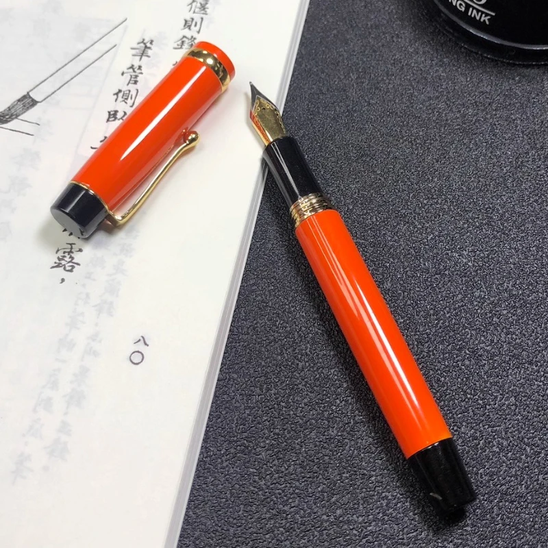 High Quality Resin Fountain Pen Hand Polished Large Particle Long Knife 0.7M 1.0B Nib Signature Metal Calligraphy Pen Stationery
High Quality Resin Fountain Pen Hand Polished Large Particle Long Knife 0.7M 1.0B Nib Signature Metal Calligraphy Pen Stationery