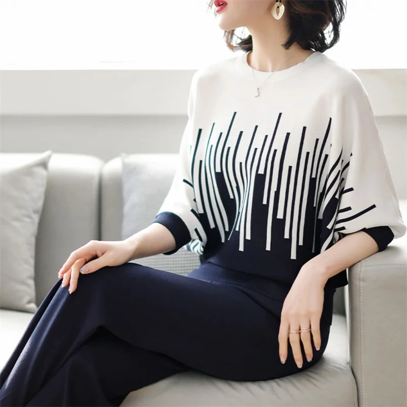 Mom Fashion Knitted Set 2025 Spring New Women's Color blocked Loose Wide Leg Pants Temperament Casual Clothing Two Piece Sets
Mom Fashion Knitted Set 2025 Spring New Women's Color blocked Loose Wide Leg Pants Temperament Casual Clothing Two Piece Sets
