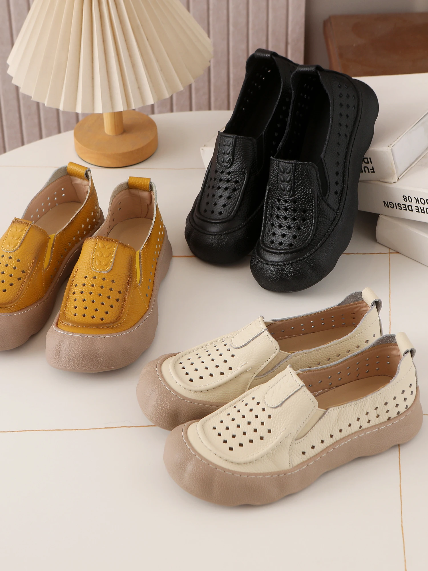 Breathable Hollow out Slip-On Women's Fashion Loafers Summer Open-Toe Single Shoes Comfortable Lazy Person's Clog Sandals
Breathable Hollow out Slip-On Women's Fashion Loafers Summer Open-Toe Single Shoes Comfortable Lazy Person's Clog Sandals
