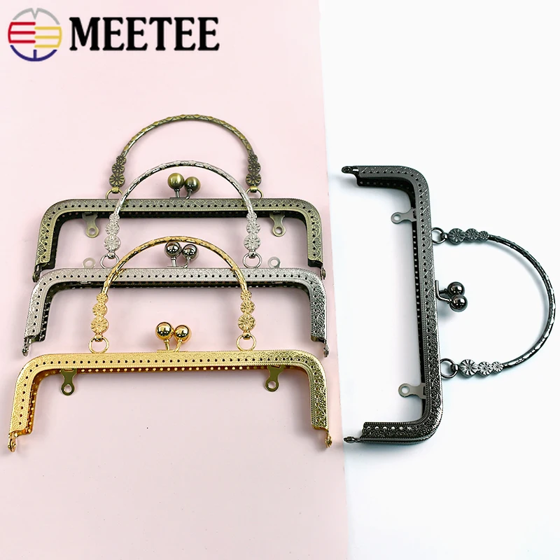 1/2Pcs 20.5cm Embossed Bag Clutch Frame Purse Metal Buckle Handbag Vintage Lock Sewing Bracket Kiss Clasp Handle Accessories
1/2Pcs 20.5cm Embossed Bag Clutch Frame Purse Metal Buckle Handbag Vintage Lock Sewing Bracket Kiss Clasp Handle Accessories