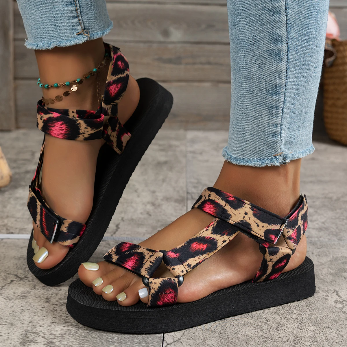 Летние женские сандалии на плоской подошве, легкие сандалии большого размера, комплект из пеньковой веревки, пляжная обувь, уличная универсальная повседневная женская обувь
Летние женские сандалии на плоской подошве, легкие сандалии большого размера, комплект из пеньковой веревки, пляжная обувь, уличная универсальная повседневная женская обувь