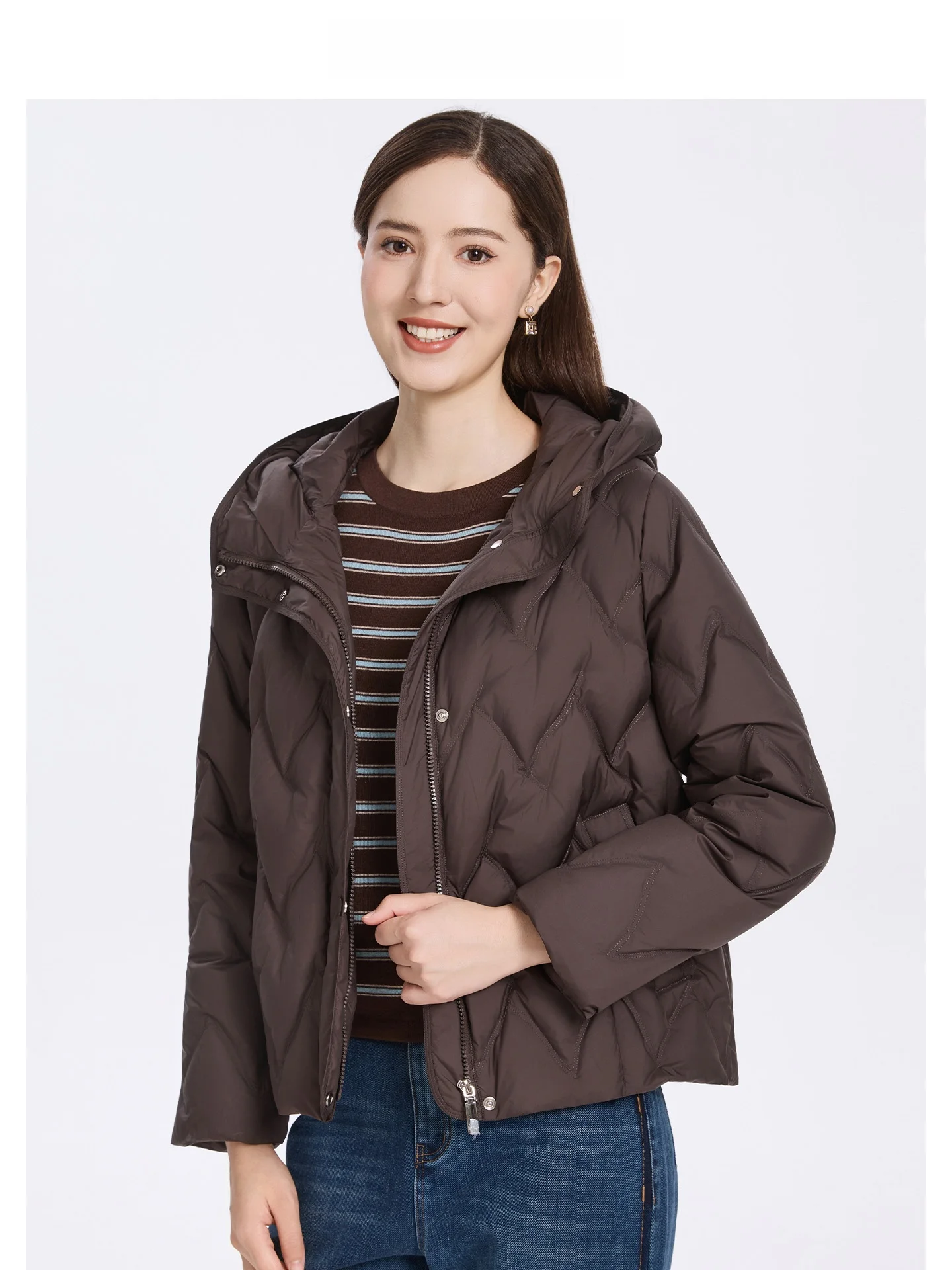 ARI HAP 90 Белая пуховая куртка с капюшоном, повседневная модная теплая верхняя одежда, женское зимнее пальто прямого кроя с длинными рукавами
ARI HAP 90 Белая пуховая куртка с капюшоном, повседневная модная теплая верхняя одежда, женское зимнее пальто прямого кроя с длинными рукавами