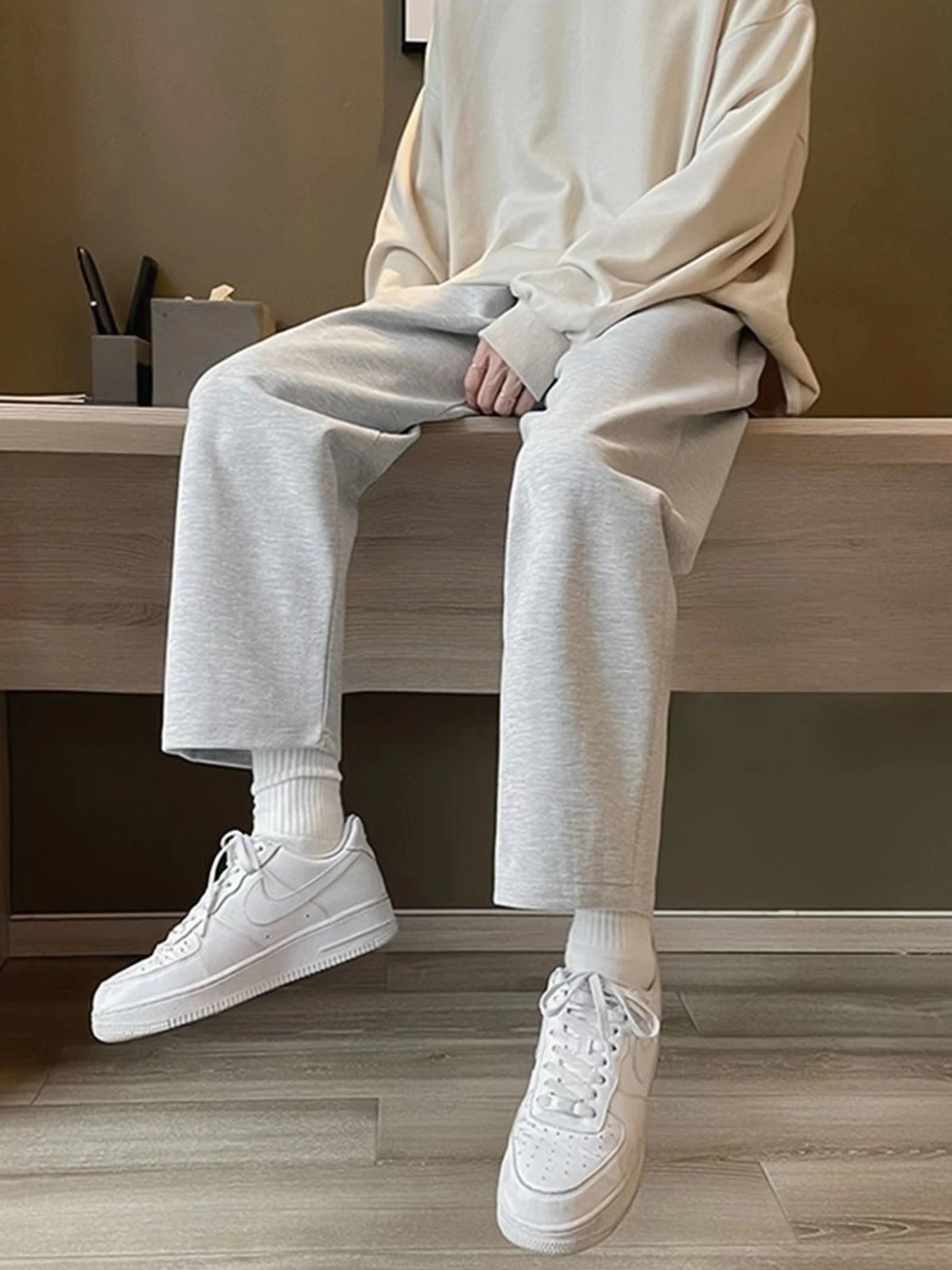 Мужские свободные прямые брюки для спорта и повседневной носки, тонкие, весна-осень-лето, модные, брендовые, комплект из девяти штук, стильные
Мужские свободные прямые брюки для спорта и повседневной носки, тонкие, весна-осень-лето, модные, брендовые, комплект из девяти штук, стильные