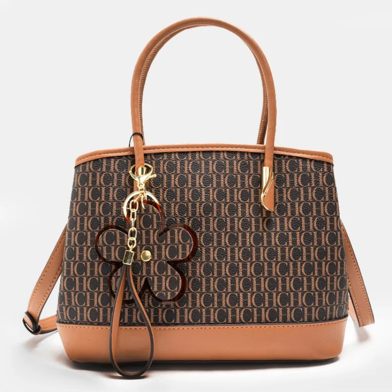 CH Brand Letter Printed Handbag with Flower Pendant Design Unique Elegant Popular Crossbody High Quality Women's Light Luxury
CH Brand Letter Printed Handbag with Flower Pendant Design Unique Elegant Popular Crossbody High Quality Women's Light Luxury