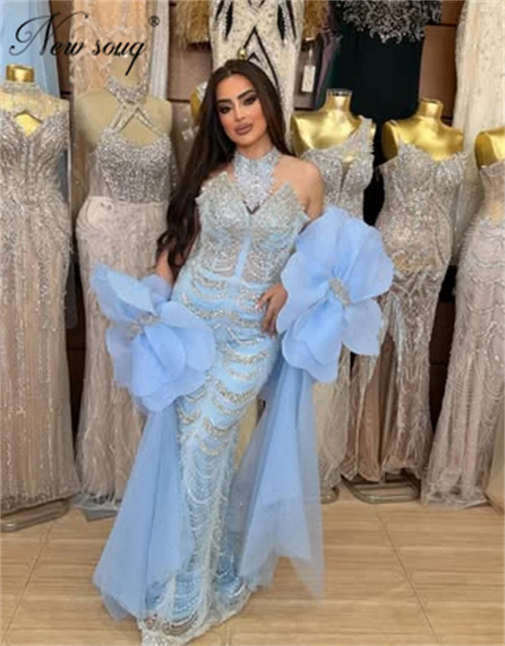 Luxurious Blue Wedding Party Dresses Flowers Cape Arabic Halter Crystals Evening Dress Prom Gowns Robes De Soirée Customized
Luxurious Blue Wedding Party Dresses Flowers Cape Arabic Halter Crystals Evening Dress Prom Gowns Robes De Soirée Customized