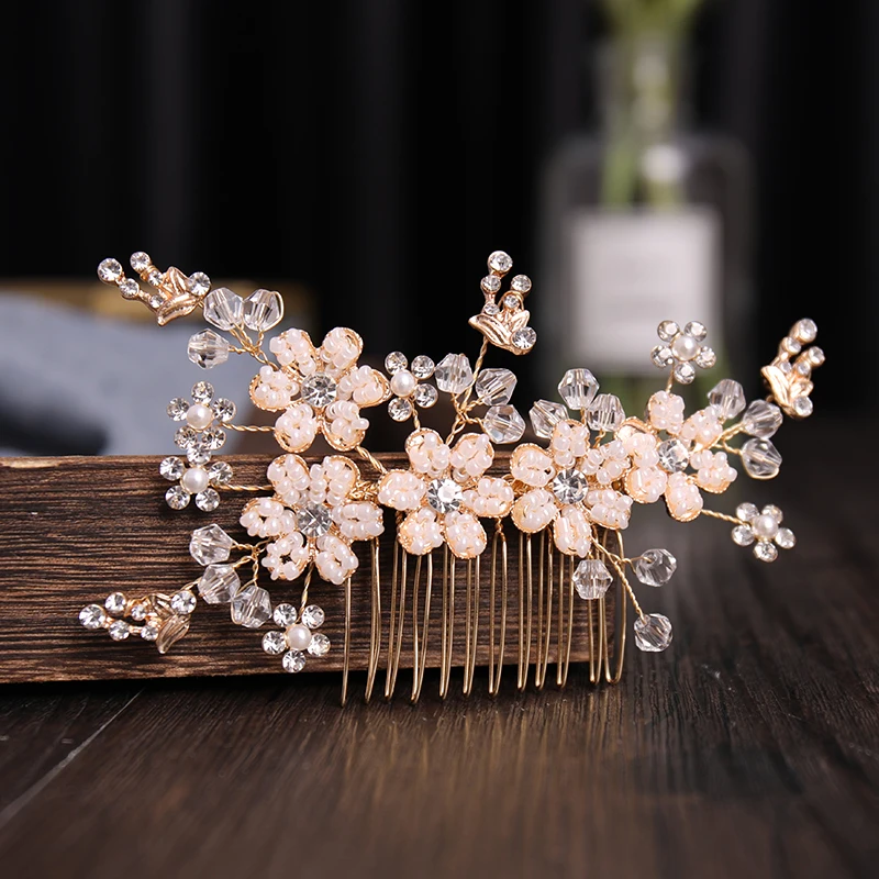Свадебные украшения, гребень для волос с золотым жемчугом и цветком, классическое украшение с кристаллами, свадебный головной убор, роскошный головной убор, Шпилька для волос, подарки
Свадебные украшения, гребень для волос с золотым жемчугом и цветком, классическое украшение с кристаллами, свадебный головной убор, роскошный головной убор, Шпилька для волос, подарки
