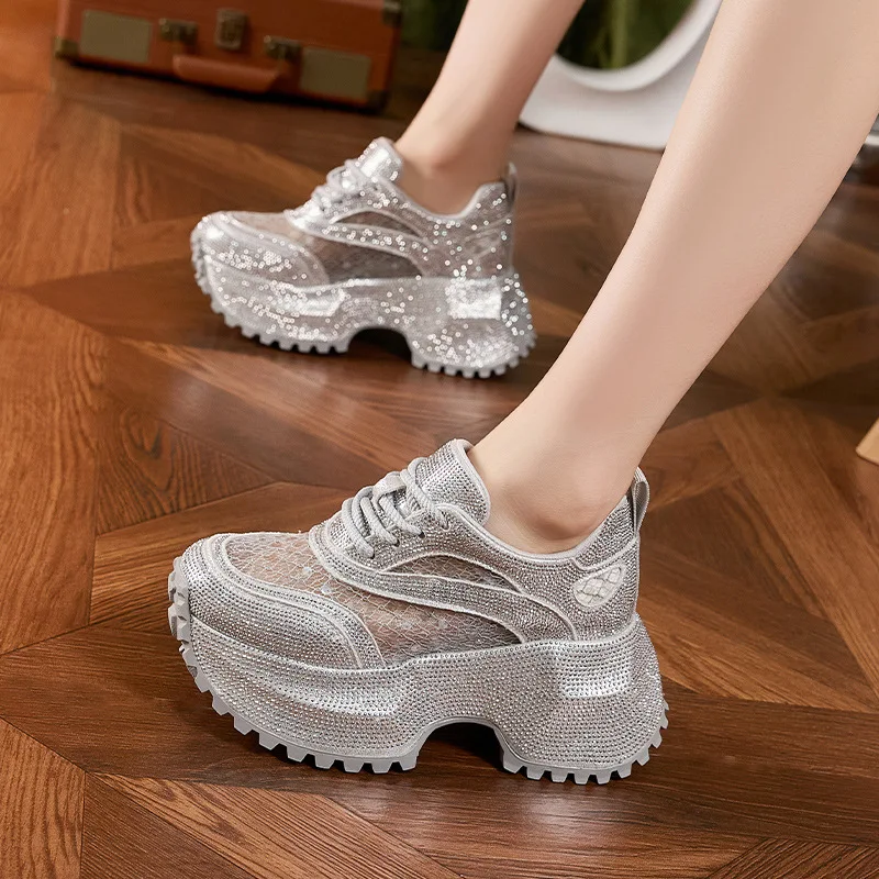 8.5CM Thick-soled Casual Shoes Women's Summer New Full-diamond Inner Height-enhancing Women's Shoes Comfort Hollow Mesh Sandals
8.5CM Thick-soled Casual Shoes Women's Summer New Full-diamond Inner Height-enhancing Women's Shoes Comfort Hollow Mesh Sandals