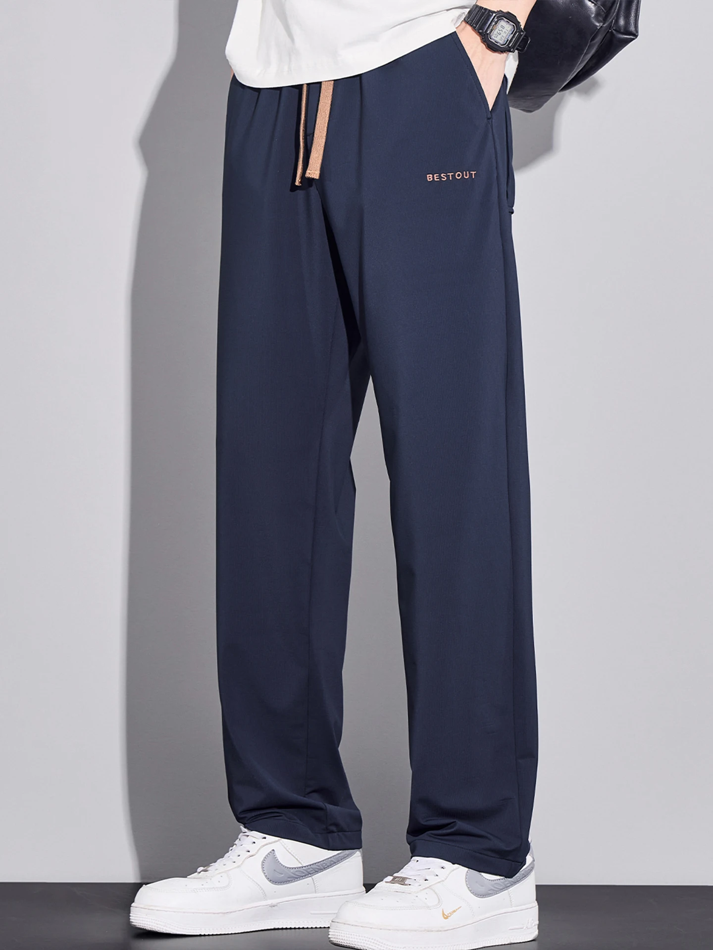 Модные мужские повседневные брюки из ледяного шелка, лето 2025, новые свободные крутые брюки Qui Dry с прямыми штанинами, модные городские брюки
Модные мужские повседневные брюки из ледяного шелка, лето 2025, новые свободные крутые брюки Qui Dry с прямыми штанинами, модные городские брюки