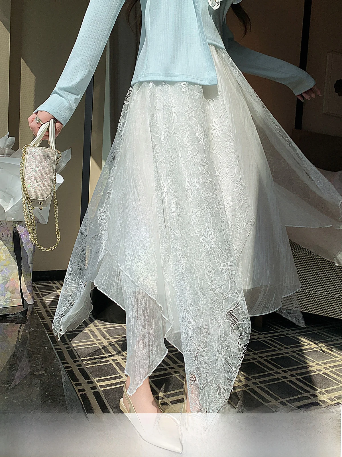 Xinyi Zhang Moonlight Fantasia Irregular Beautiful Mesh Half Skirt Women's Midi Fairy Skirt Spring Fashion Asymmetrical Design
Xinyi Zhang Moonlight Fantasia Irregular Beautiful Mesh Half Skirt Women's Midi Fairy Skirt Spring Fashion Asymmetrical Design