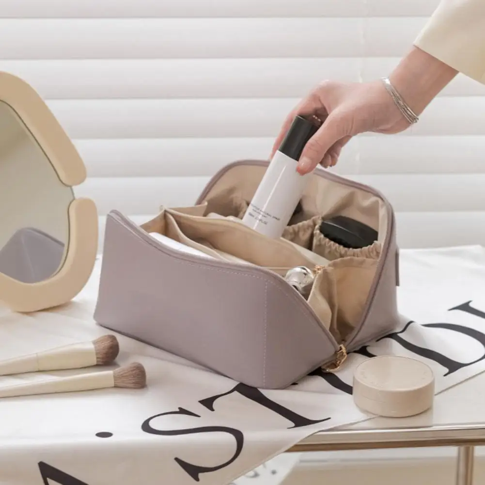 Faux Leather Women Cosmetic Bag Makeup Bag Travel Fashion Jewelry Storage Bag Toiletries Organizer Organizadores Сумка Женская
Faux Leather Women Cosmetic Bag Makeup Bag Travel Fashion Jewelry Storage Bag Toiletries Organizer Organizadores Сумка Женская