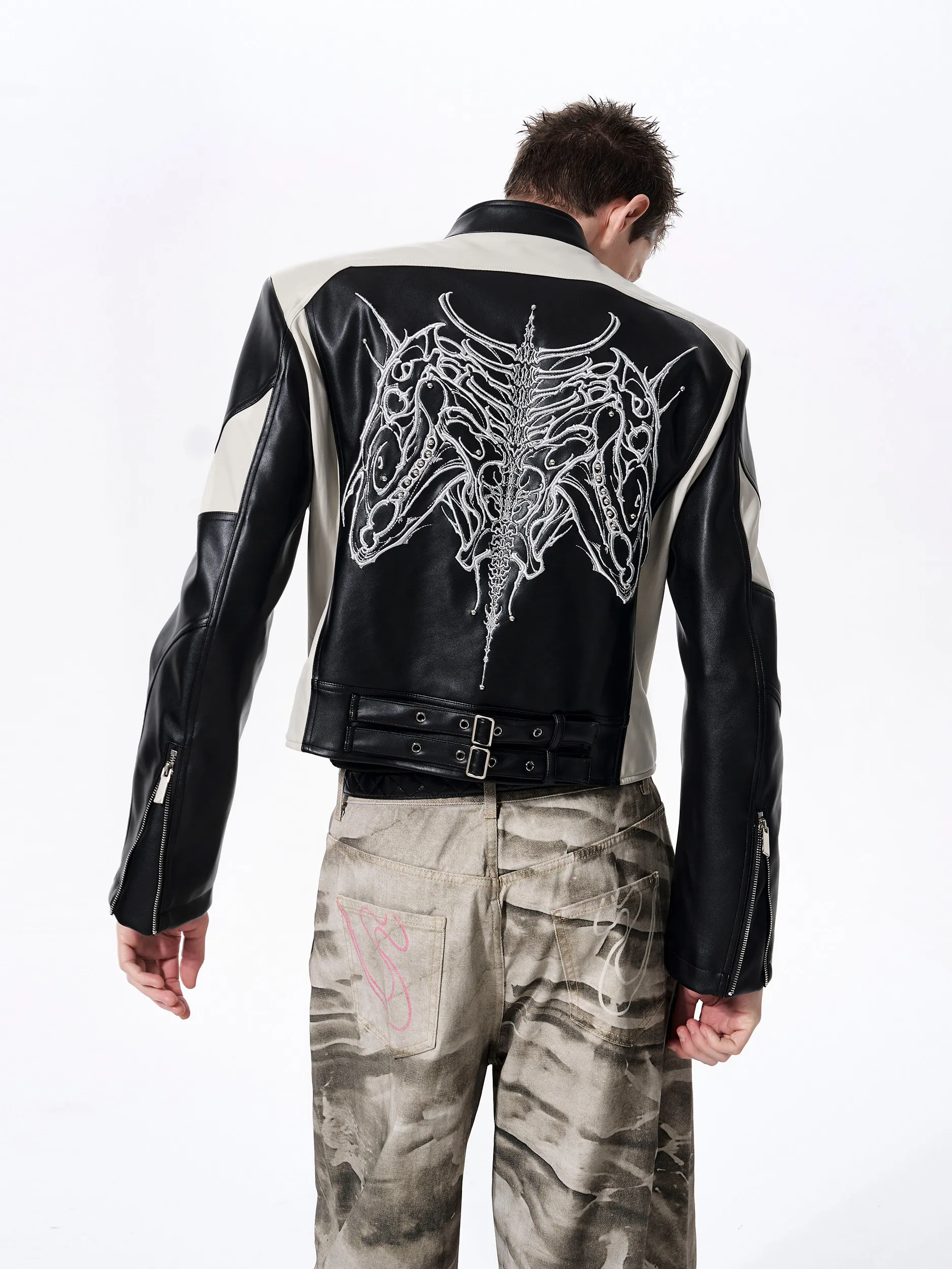 SEE Men's PU Leather Jacket Embroidered Short Biker Style Stand Collar Spring Fashionable Youthful Warm Resistant Jacket
SEE Men's PU Leather Jacket Embroidered Short Biker Style Stand Collar Spring Fashionable Youthful Warm Resistant Jacket