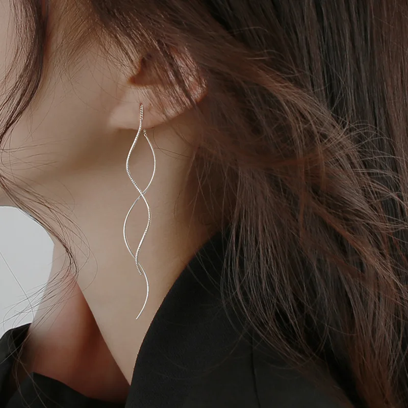 2025 European and American New Wave Earline Earrings Fashion Design Light Luxury temperament Accessories Jewelry Wholesale
2025 European and American New Wave Earline Earrings Fashion Design Light Luxury temperament Accessories Jewelry Wholesale