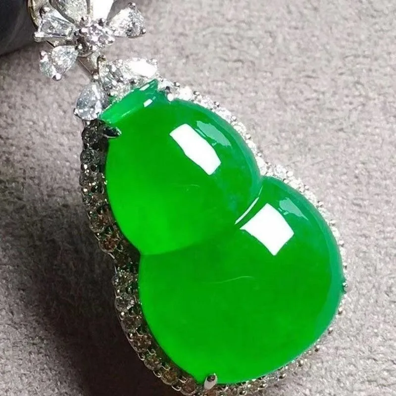 Natural Inlaid High Ice Chalcedony Agate Gourd Pendant Light Luxury Sweater Collarbone Necklace Women
Natural Inlaid High Ice Chalcedony Agate Gourd Pendant Light Luxury Sweater Collarbone Necklace Women