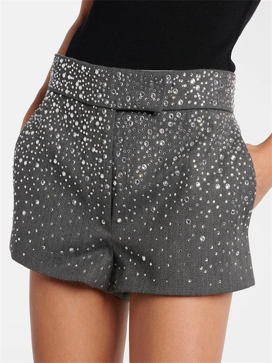 Женские летние шорты 2026 года, украшенные стразами, в городском стиле, с высокой талией, женская одежда, новая модная нижняя одежда в стиле Y2K
Женские летние шорты 2026 года, украшенные стразами, в городском стиле, с высокой талией, женская одежда, новая модная нижняя одежда в стиле Y2K