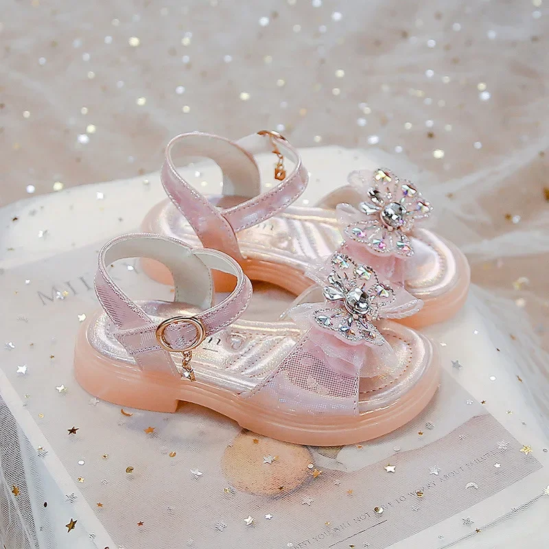 Girls' Crystal Princess Shoes Fashion Bow Children's Sandals 2025 Summer New Soft Bottom Baby Kid's Casual Beach Shoes
Girls' Crystal Princess Shoes Fashion Bow Children's Sandals 2025 Summer New Soft Bottom Baby Kid's Casual Beach Shoes