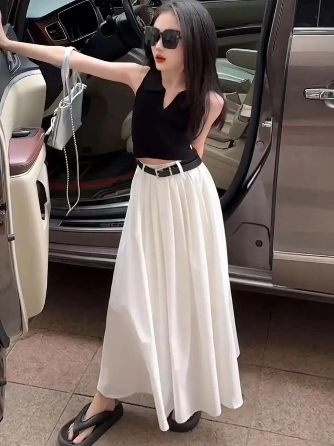 Girls' Summer Set 2025 New Style Western Summer Dress Children's Fashionable T-shirt Half Skirt Two Piece Set
Girls' Summer Set 2025 New Style Western Summer Dress Children's Fashionable T-shirt Half Skirt Two Piece Set