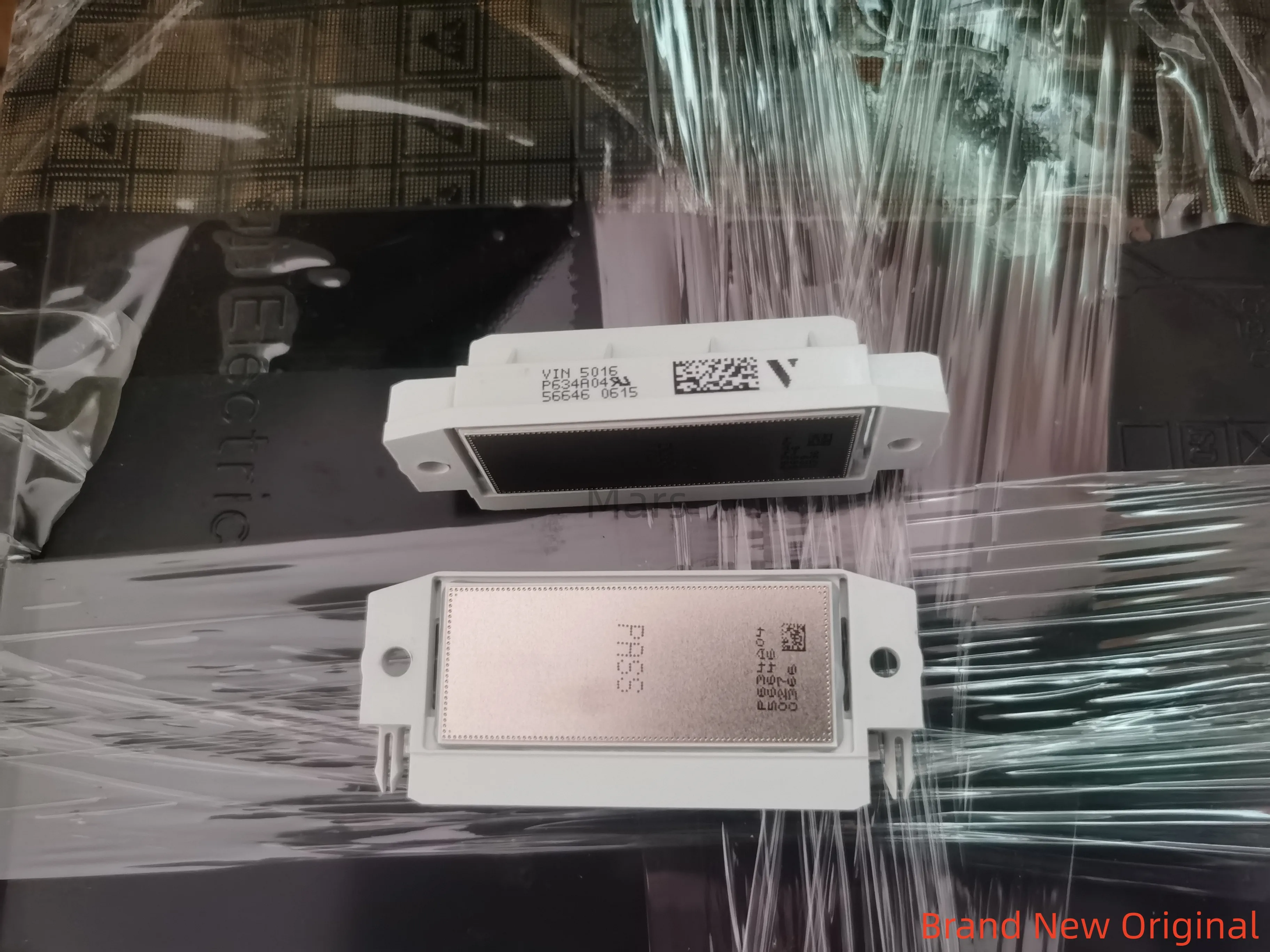 V23990-P634-A-PM P634A01 P634A02 P634A03 P634A04 P634A05 P634A06 P634A07 P634A08 P634A09 Modul Daya Kristal IGBT Baru
V23990-P634-A-PM P634A01 P634A02 P634A03 P634A04 P634A05 P634A06 P634A07 P634A08 P634A09 Modul Daya Kristal IGBT Baru