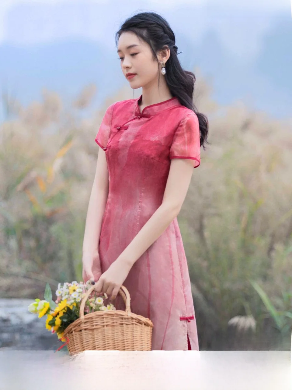 Red Wedding Dress Women's Improved Version Summer 2026 Small Size Chinese Style Floral Embroidery Short Sleeve Midi...
Red Wedding Dress Women's Improved Version Summer 2026 Small Size Chinese Style Floral Embroidery Short Sleeve Midi...