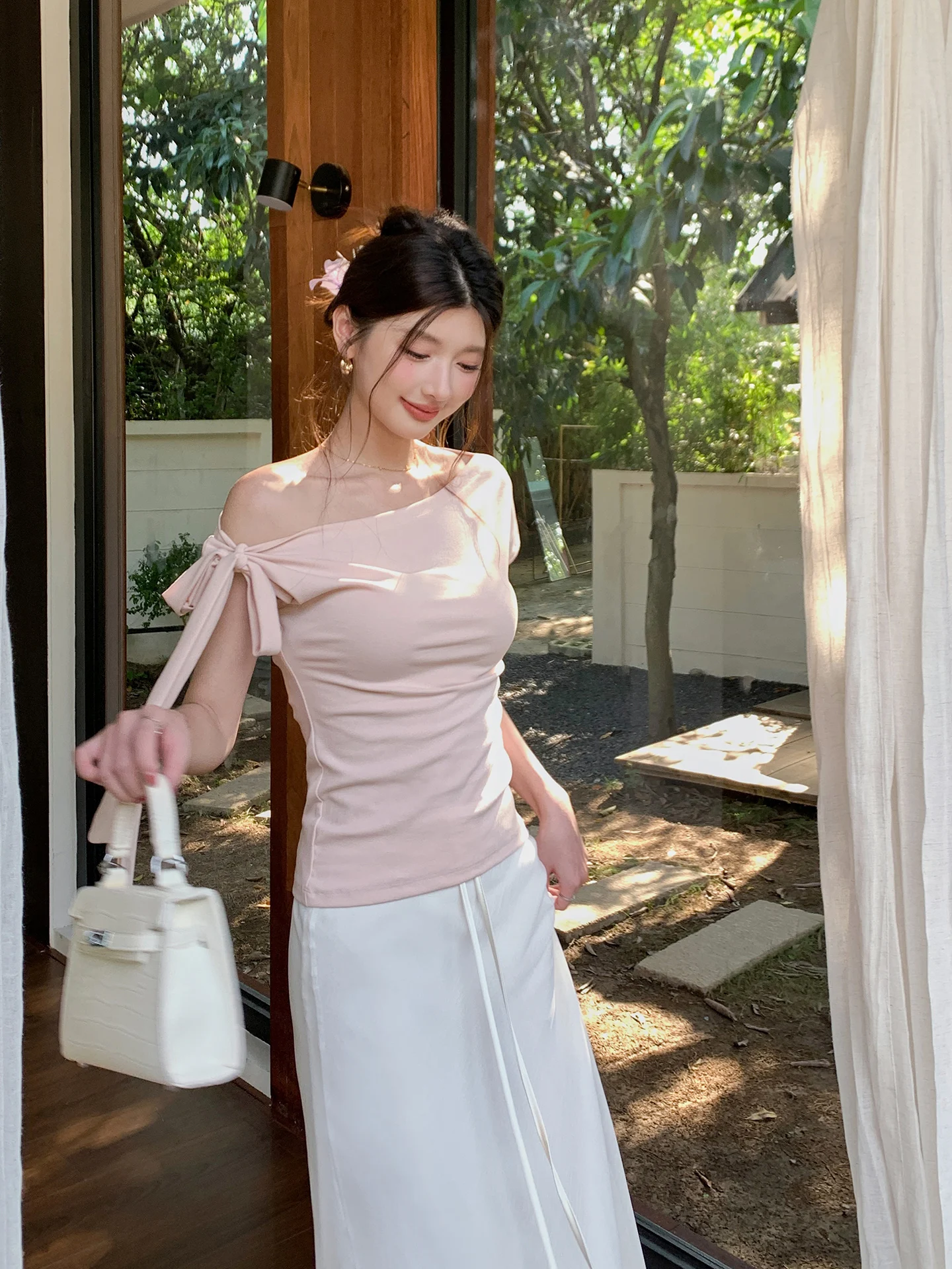 Женская футболка Chuqing Independent Faion с узлом, топ с асимметричными полосками, облегающий летний ор Све
Женская футболка Chuqing Independent Faion с узлом, топ с асимметричными полосками, облегающий летний ор Све