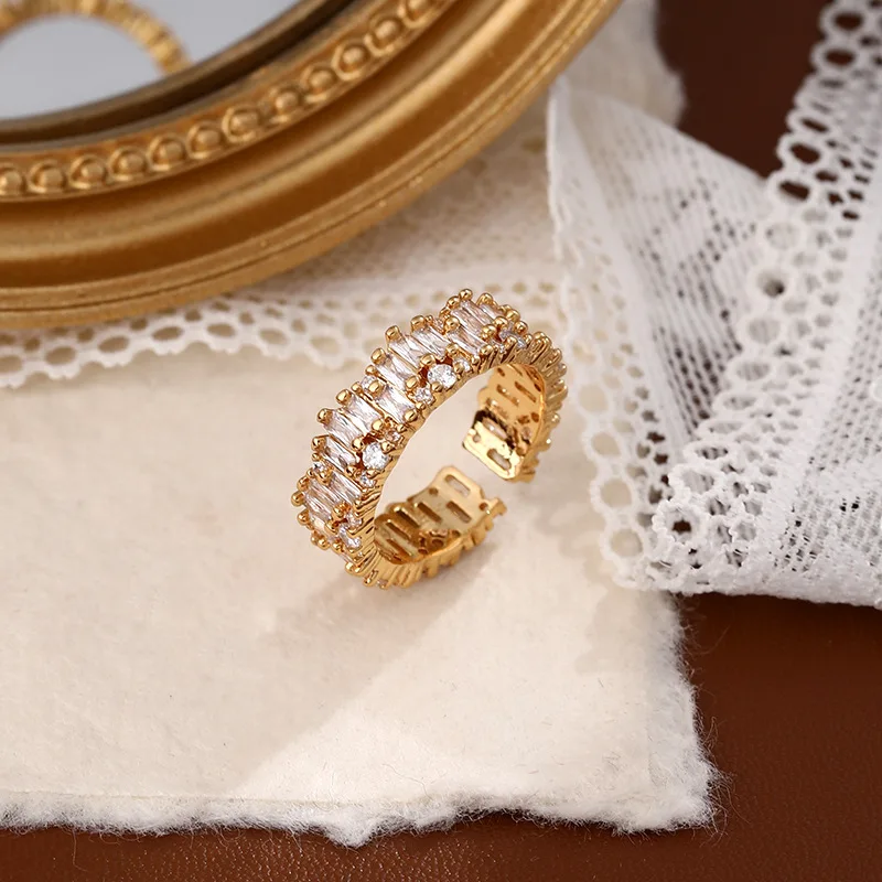 2025 Minimalist Zirconia Ring 925 Silver Cubic Zirconium Dainty Stackable Band Unique Designer Jewelry for Women
2025 Minimalist Zirconia Ring 925 Silver Cubic Zirconium Dainty Stackable Band Unique Designer Jewelry for Women