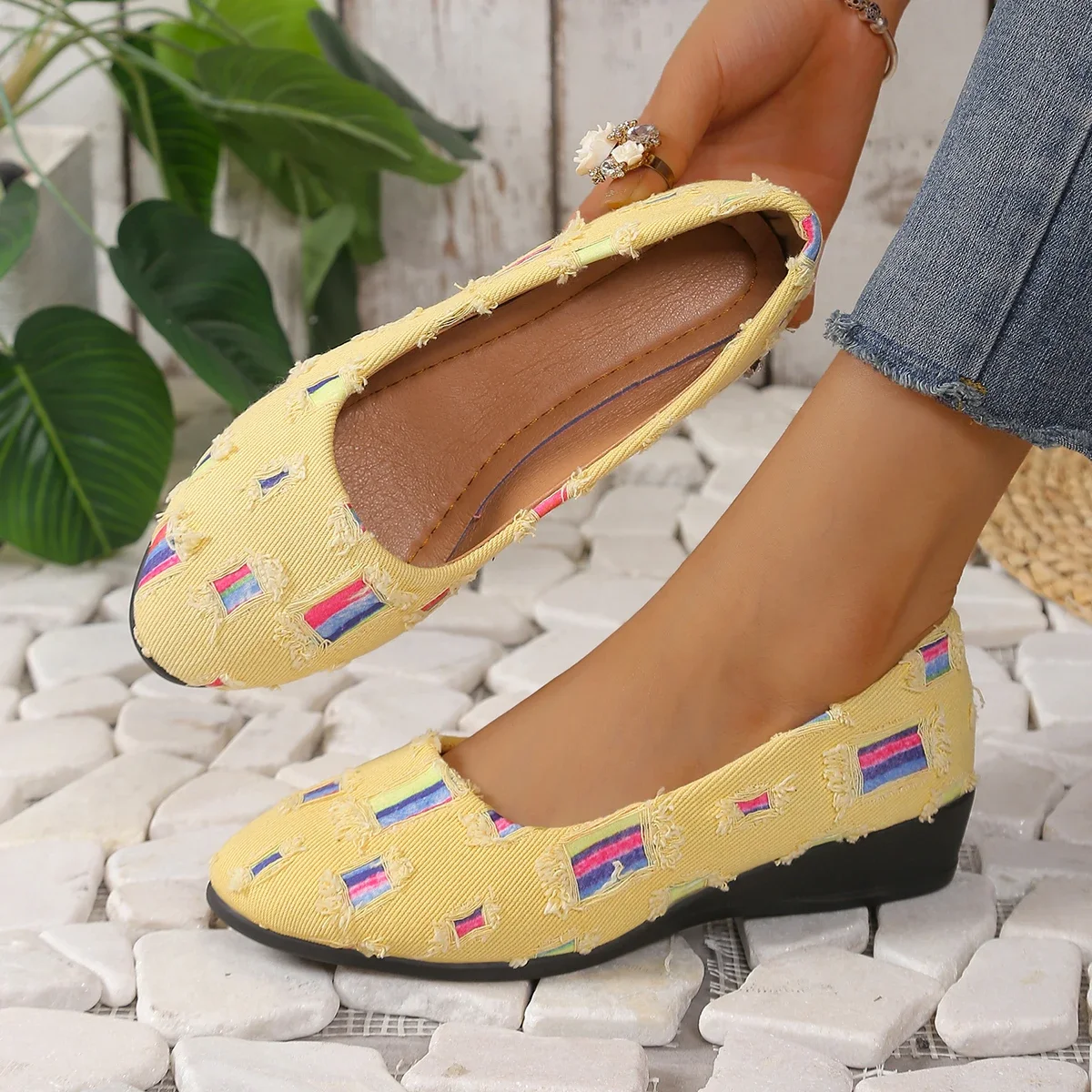 Women Lightweight Slip-on Casual Flats Summer Women Shallow Mouth Soft Loafers New Comfortable Sneakers Breathable Dress Shoes
Women Lightweight Slip-on Casual Flats Summer Women Shallow Mouth Soft Loafers New Comfortable Sneakers Breathable Dress Shoes