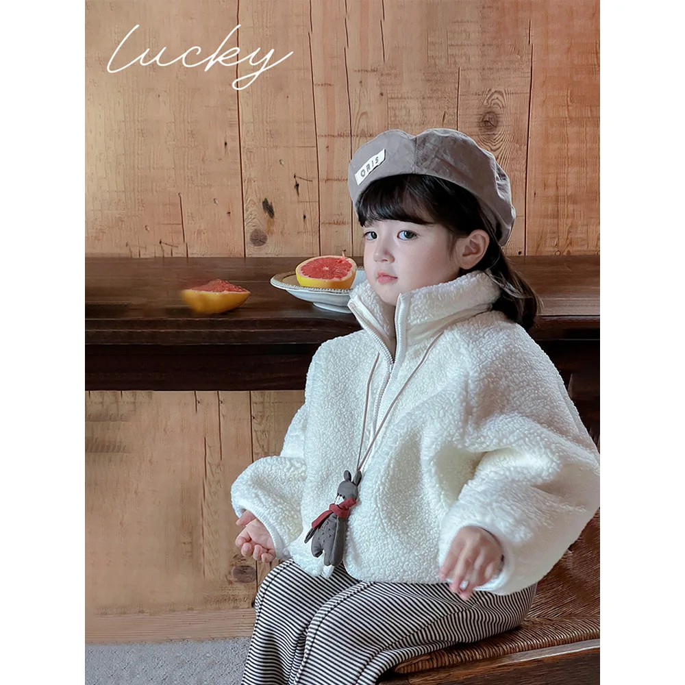 Girls Coat 2024 Winter New Childrens Clothing Girls Baby Foreign Style Air Clip Cotton Warm Plush Cotton-padded Coat Simple
Girls Coat 2024 Winter New Childrens Clothing Girls Baby Foreign Style Air Clip Cotton Warm Plush Cotton-padded Coat Simple
