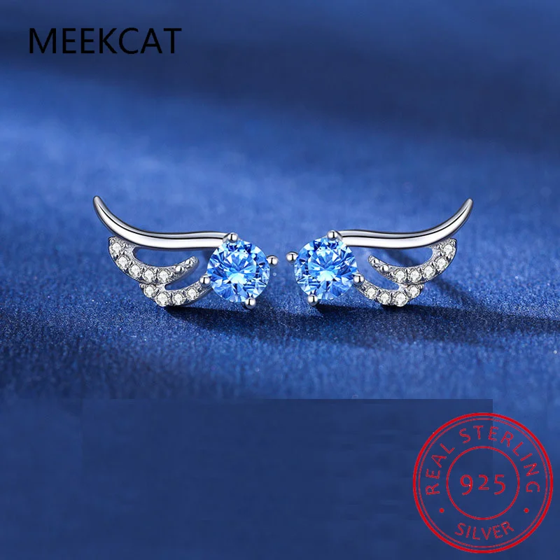 Round Natural Sky Blue Topaz 925 Sterling Silver Angel Wings Stud Earring for Women Gemstone Jewelry Brincos de Prata Party Gift
Round Natural Sky Blue Topaz 925 Sterling Silver Angel Wings Stud Earring for Women Gemstone Jewelry Brincos de Prata Party Gift