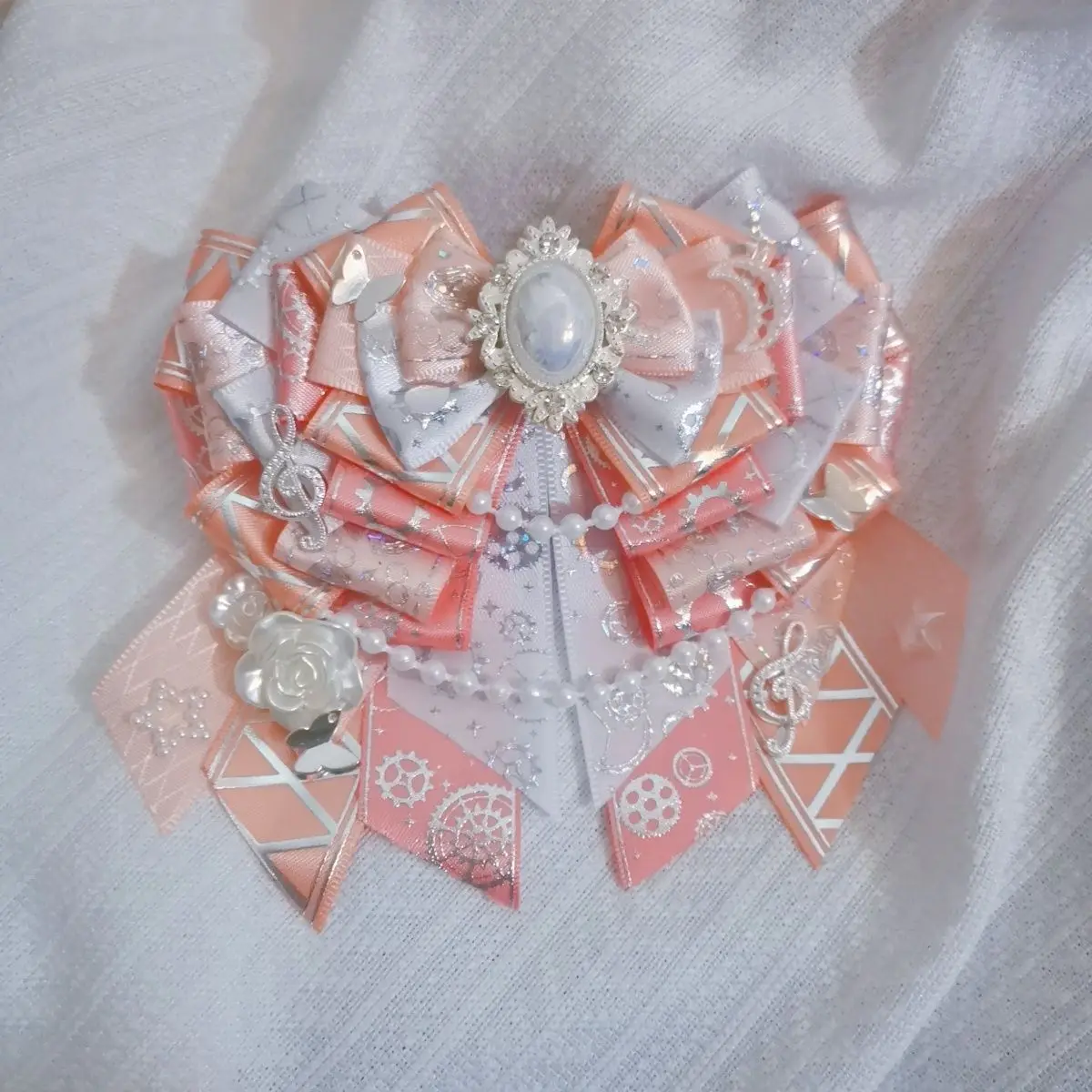 Women's Lolita Bow Tie Brooch Original Devise Fashion Korean Suit Shirt Accessories Pearls Collar Pins Luxury Handmade Jewelry
Women's Lolita Bow Tie Brooch Original Devise Fashion Korean Suit Shirt Accessories Pearls Collar Pins Luxury Handmade Jewelry