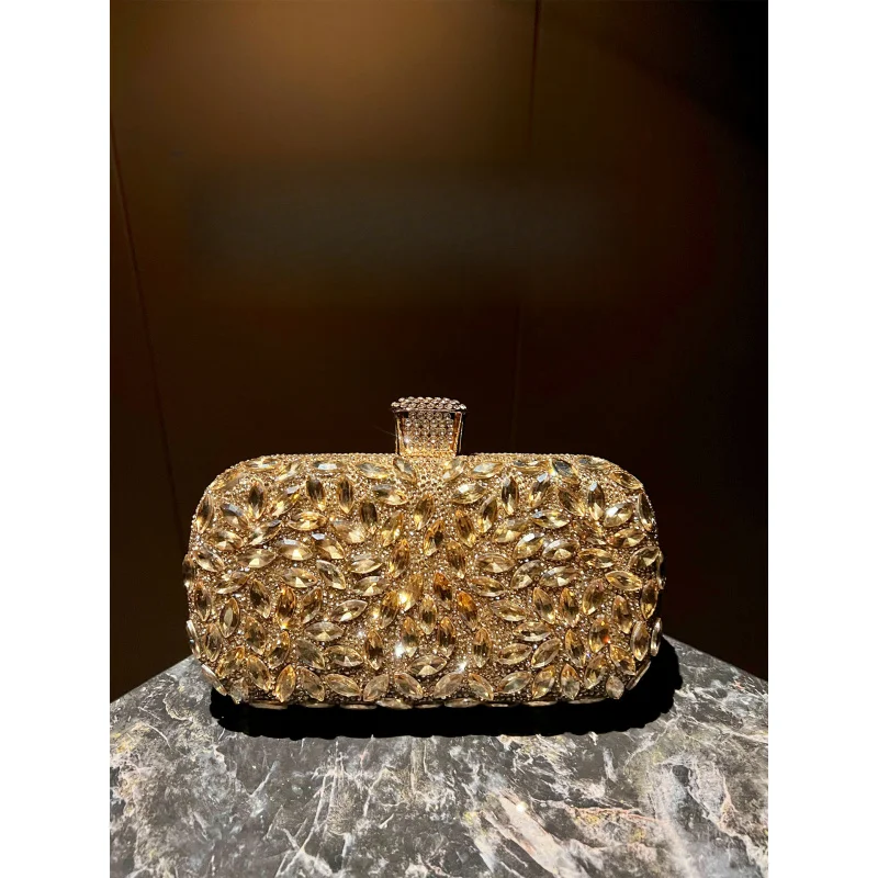 New evening bag, high-end elegant clutch bag, fashionable crossbody bag, versatile chain bag
New evening bag, high-end elegant clutch bag, fashionable crossbody bag, versatile chain bag