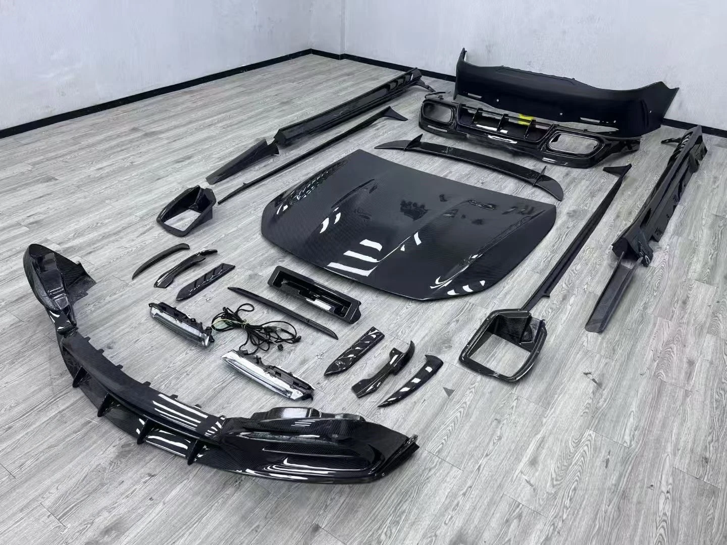 High-end Body Kit CustomizationPremium TOPCAR Style Body Kit For - GT50 GT63 Exterior Upgrade Bumper Side SkirtPremium Customize
High-end Body Kit CustomizationPremium TOPCAR Style Body Kit For - GT50 GT63 Exterior Upgrade Bumper Side SkirtPremium Customize