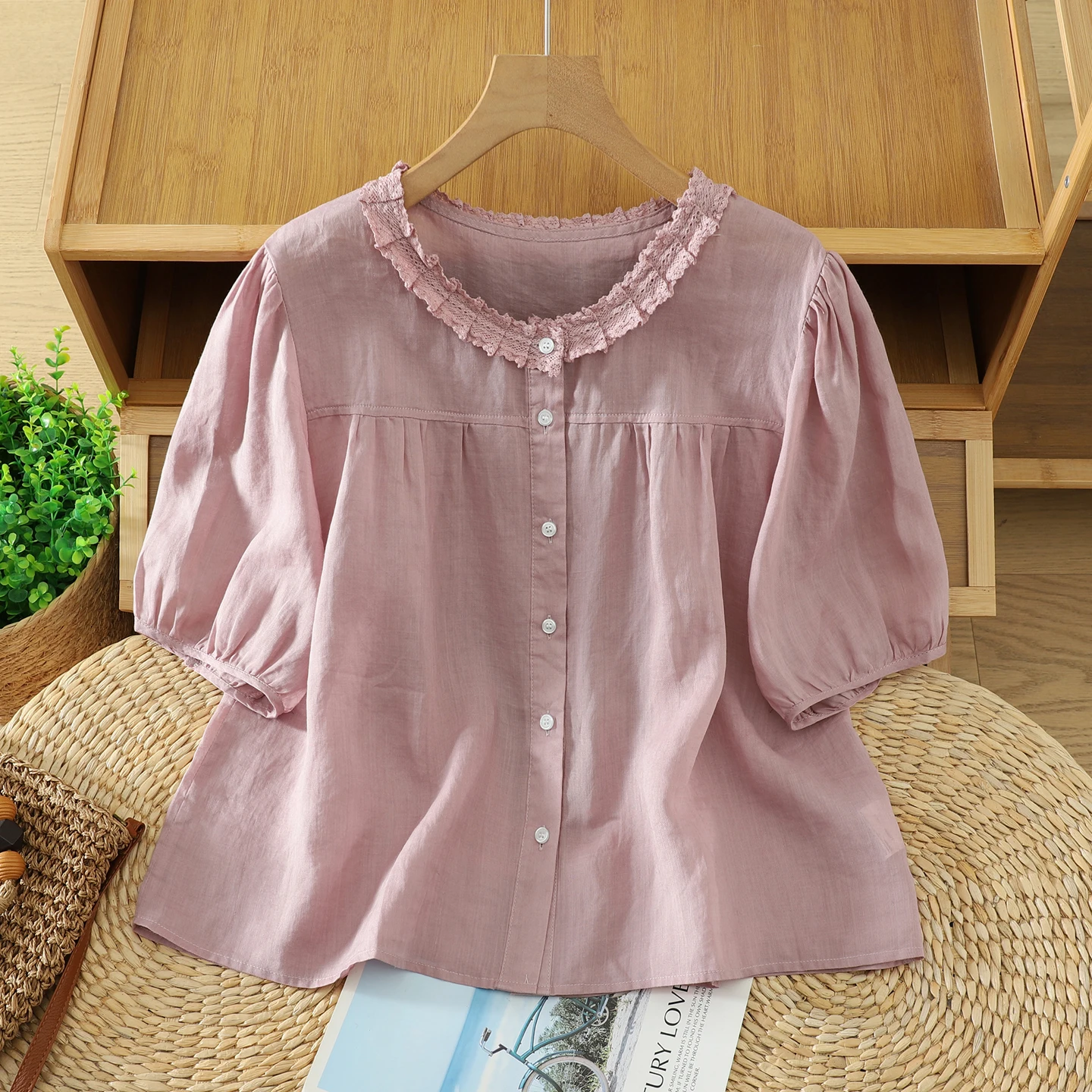 Retro Lace Hook Floral Shirt Jacket plus Size Women's Summer New Style Breathable Thin Short Sleeve Open Cardigan Top
Retro Lace Hook Floral Shirt Jacket plus Size Women's Summer New Style Breathable Thin Short Sleeve Open Cardigan Top