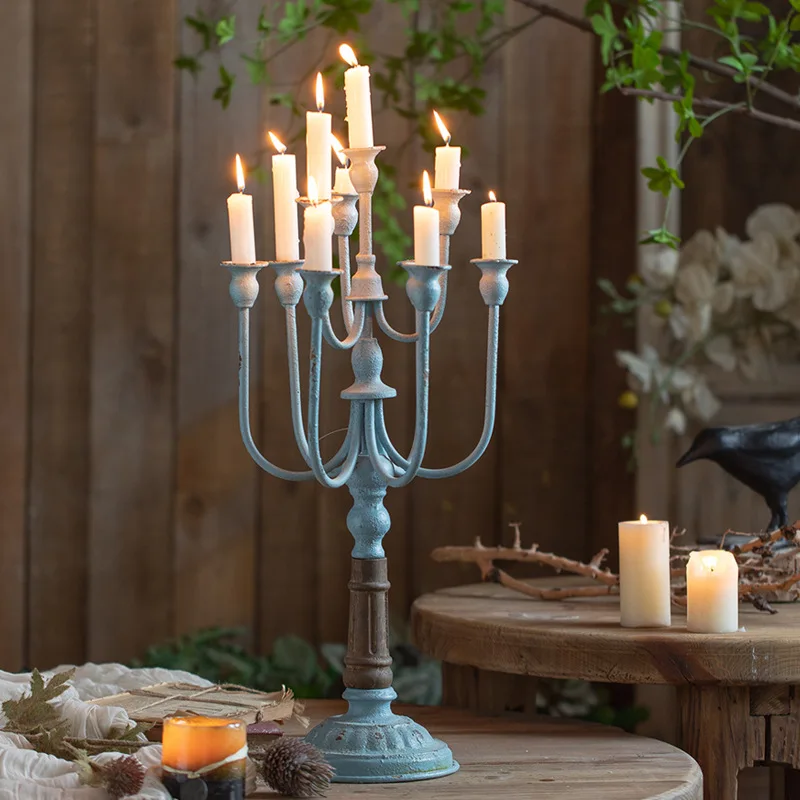 European retro blue and white candle holder decoration romantic candlelight flower shop wedding prop decoration
European retro blue and white candle holder decoration romantic candlelight flower shop wedding prop decoration
