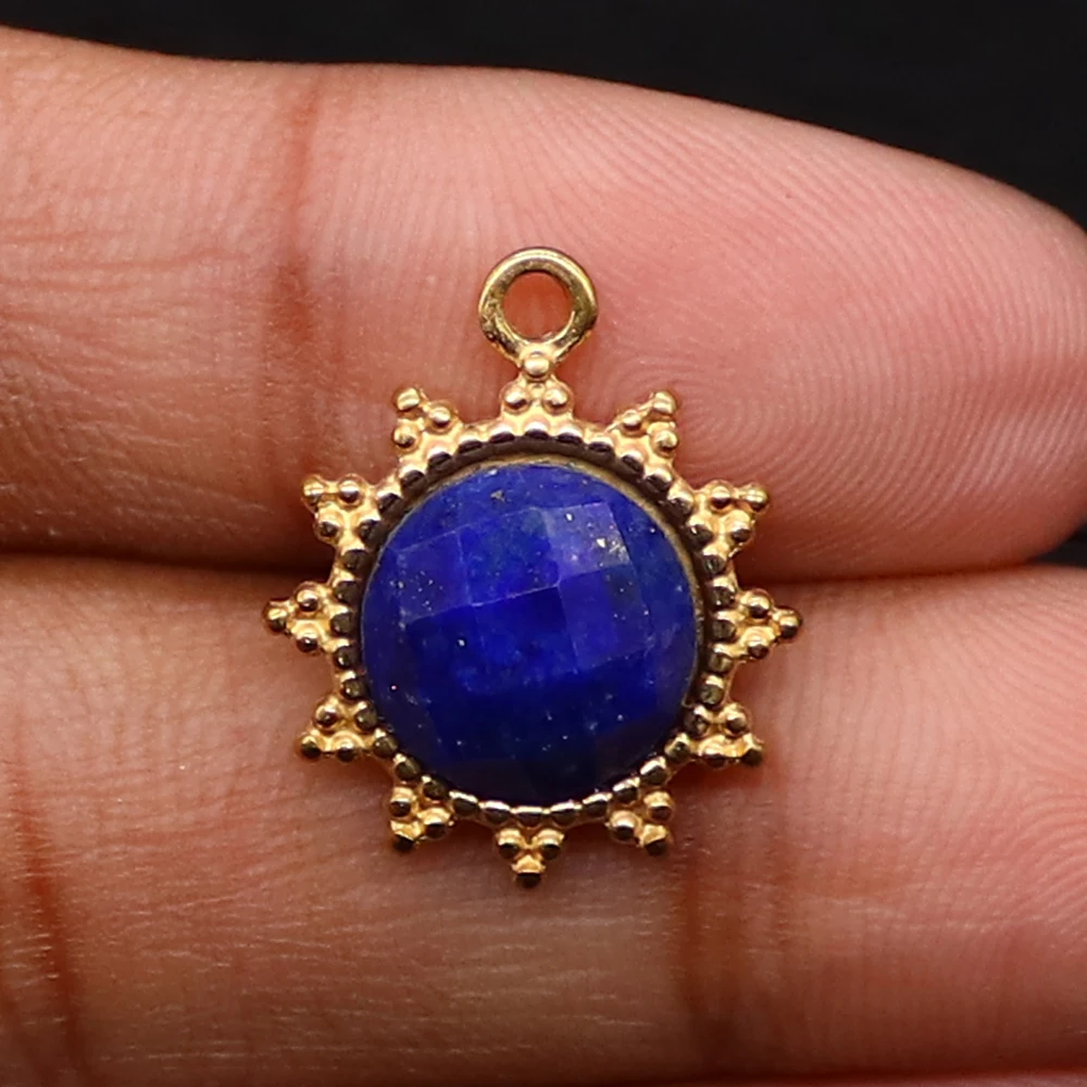 Vintage Natural Stone Inlaid Sunflower-shaped Malachite Crystal Single-hole Pendant DIY Accessory for Necklaces and Earrings
Vintage Natural Stone Inlaid Sunflower-shaped Malachite Crystal Single-hole Pendant DIY Accessory for Necklaces and Earrings