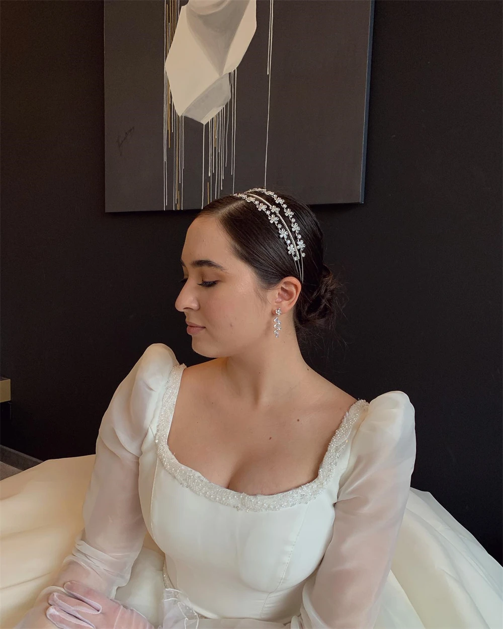 Customized 2025 Wedding Dresses Soft Square Collar Heavy Industry Wedding Dresses Modern Long Sleeves Bespoke Occasion Gown
Customized 2025 Wedding Dresses Soft Square Collar Heavy Industry Wedding Dresses Modern Long Sleeves Bespoke Occasion Gown