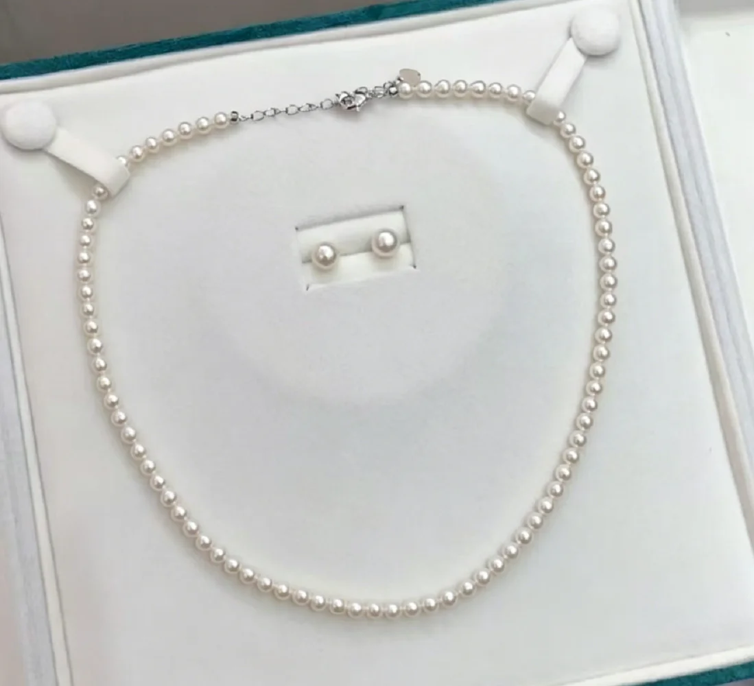Gorgeous AAAA4-5mm natural white pearl necklace with 18 inch extendable chain and 7-8mm earring set 925
Gorgeous AAAA4-5mm natural white pearl necklace with 18 inch extendable chain and 7-8mm earring set 925